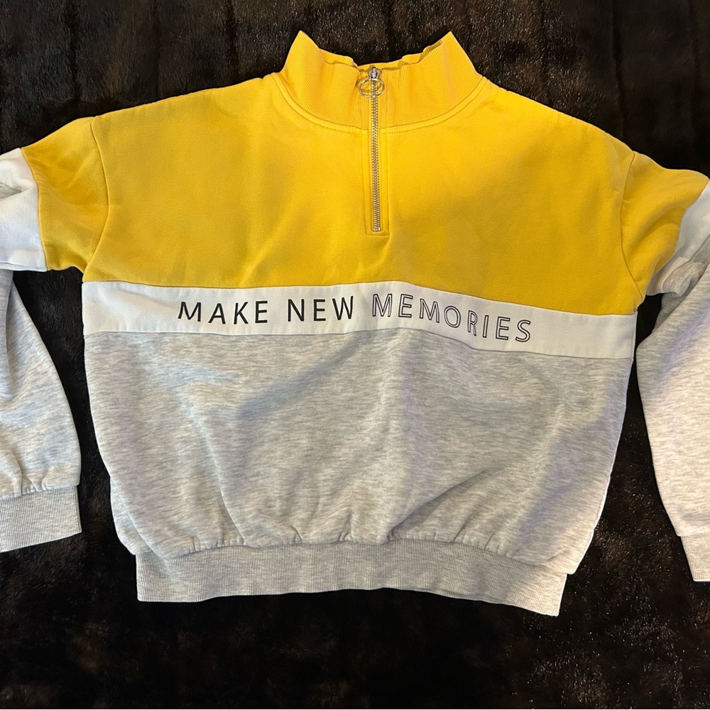 🌟 H&M Colorblock Half-Zip Sweatshirt Yellow & Gray “Make New Memories” Sz 12-14